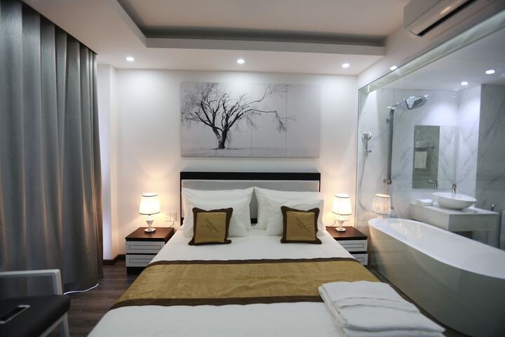 Room 8 of 79