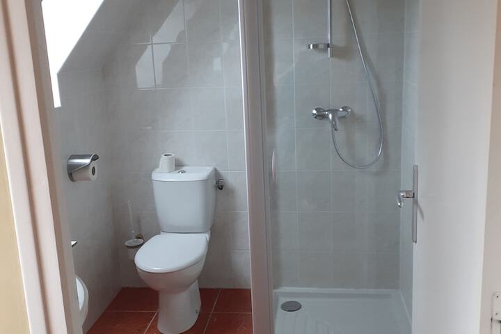 Room 12 of 27