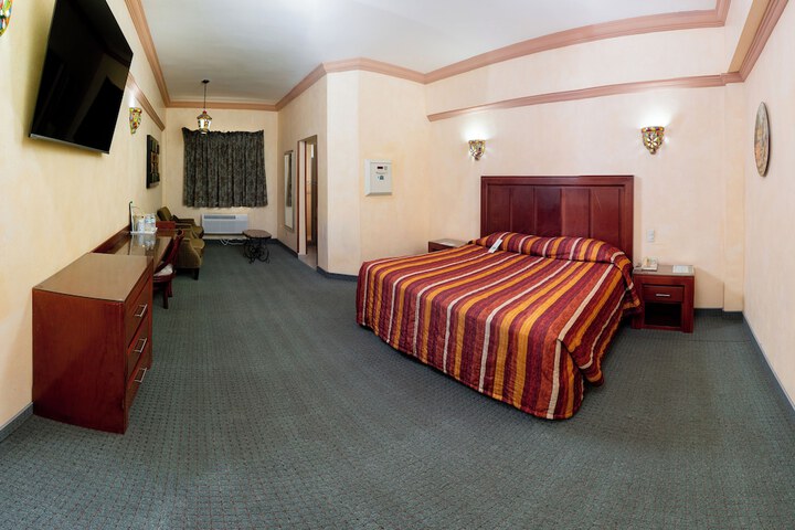 Room 7 of 13
