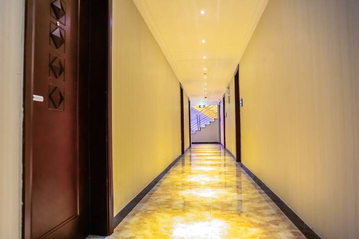 Ballroom/Hall 44 of 57