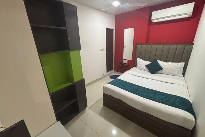 Room 18 of 27