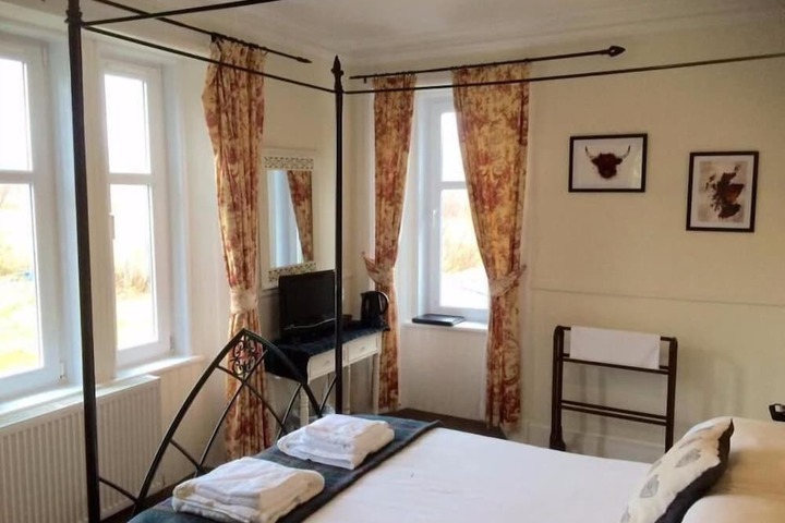 Room 9 of 29