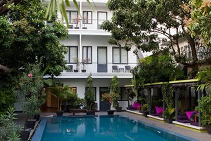 Hotel with Pool
