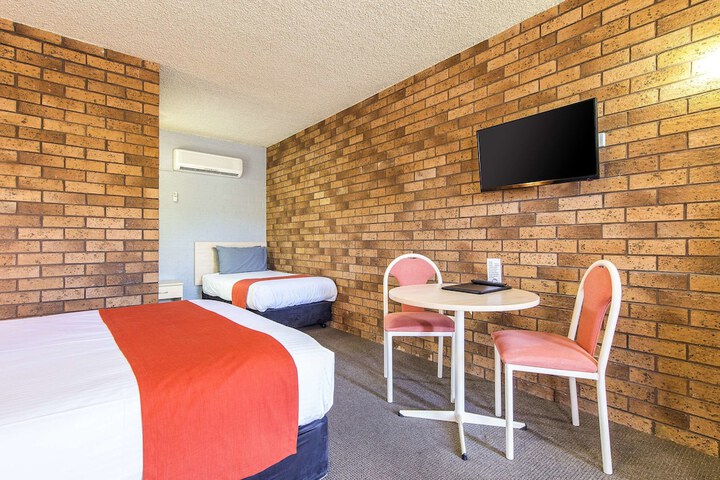 Room 15 of 42