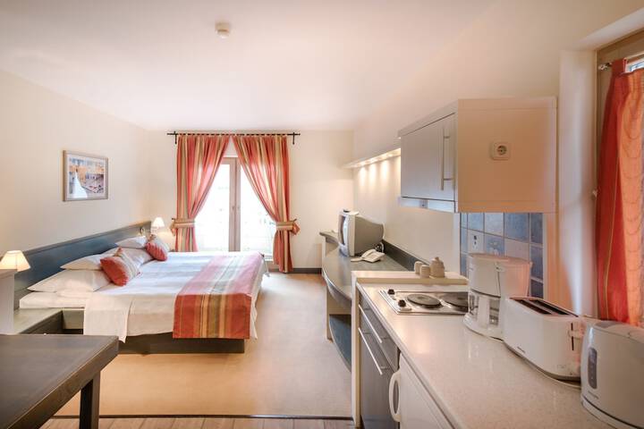 Room 17 of 35