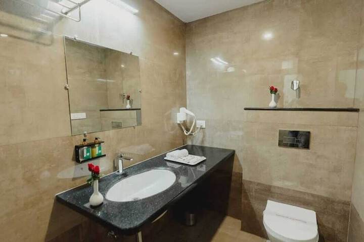 Room 9 of 14