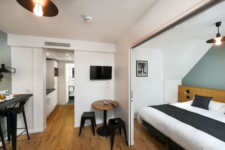 Room 19 of 33