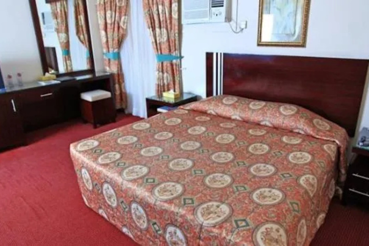 Room 3 of 6