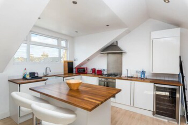 Luxury Modern 1 Bed Loft Conversion Clapham South