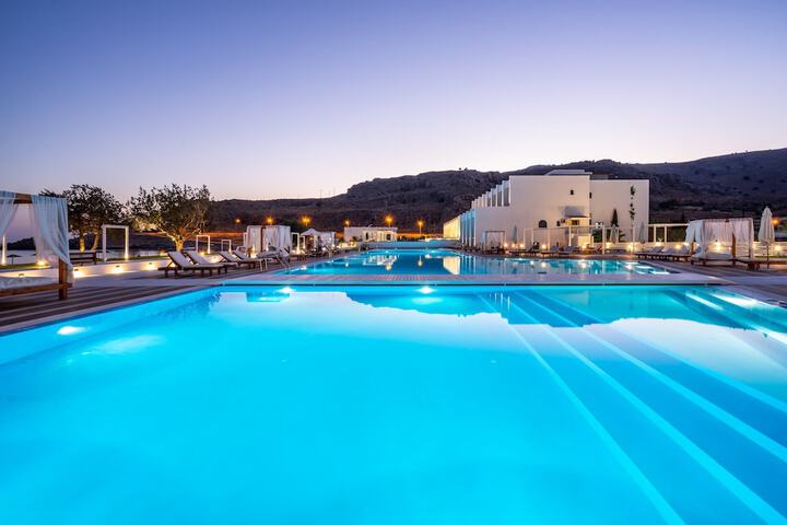 Pool 54 of 130