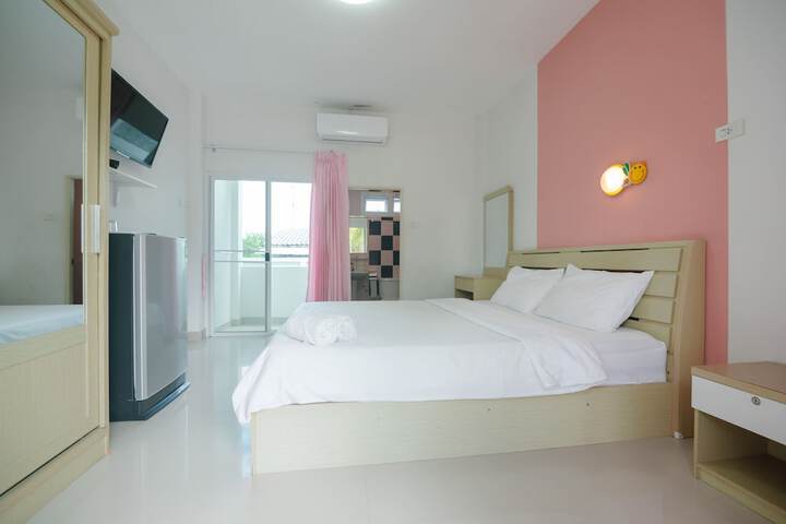 Room 2 of 104