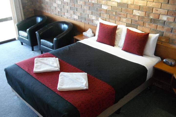 Room 3 of 55