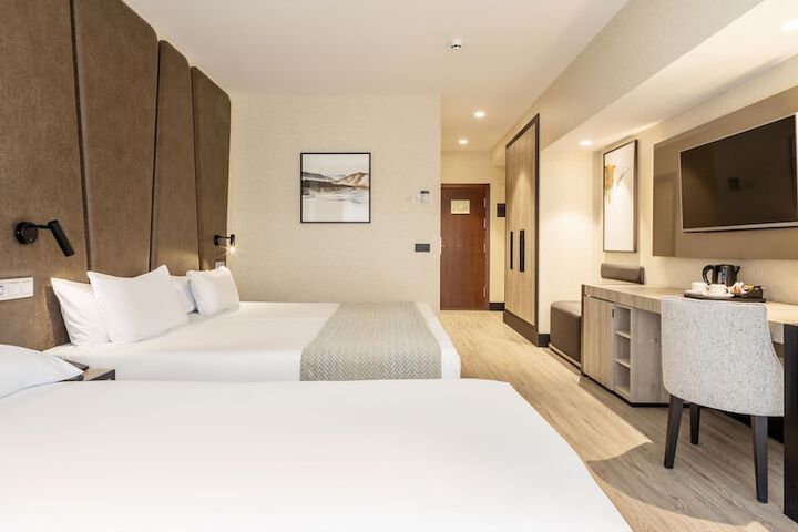 Room 17 of 79