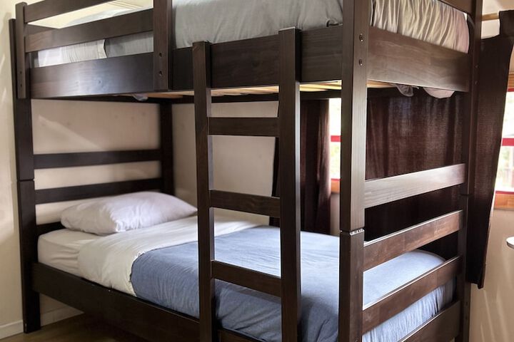 Room 5 of 33