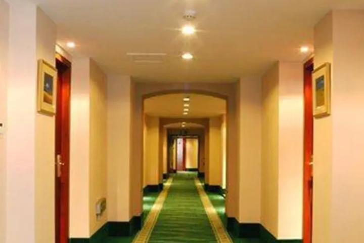Room 11 of 15