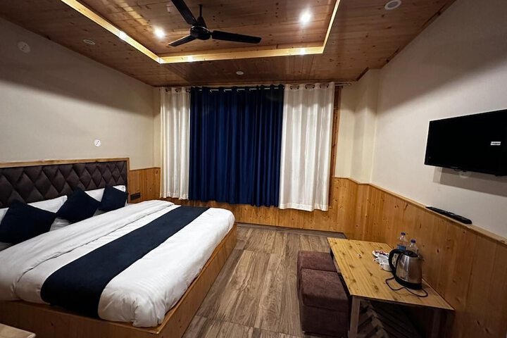 Room 9 of 27
