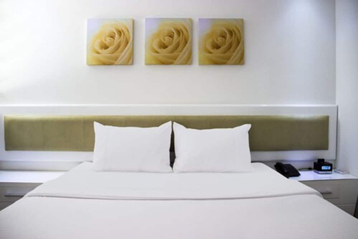 Room 18 of 74