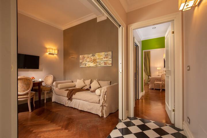Room 25 of 42