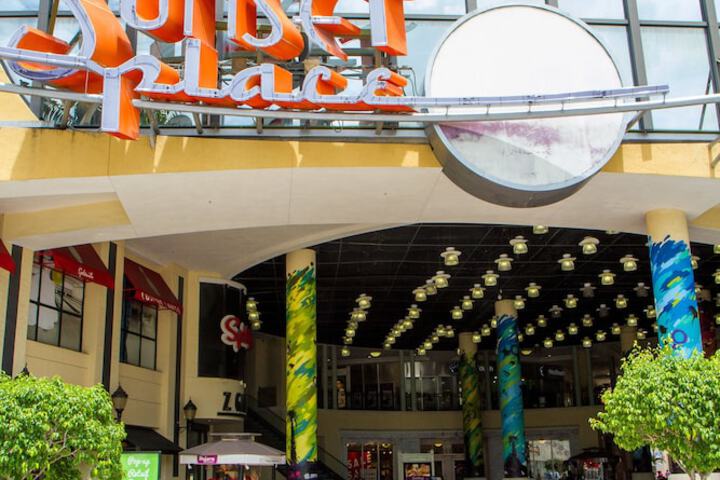 Shopping mall