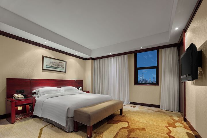 Room 12 of 34