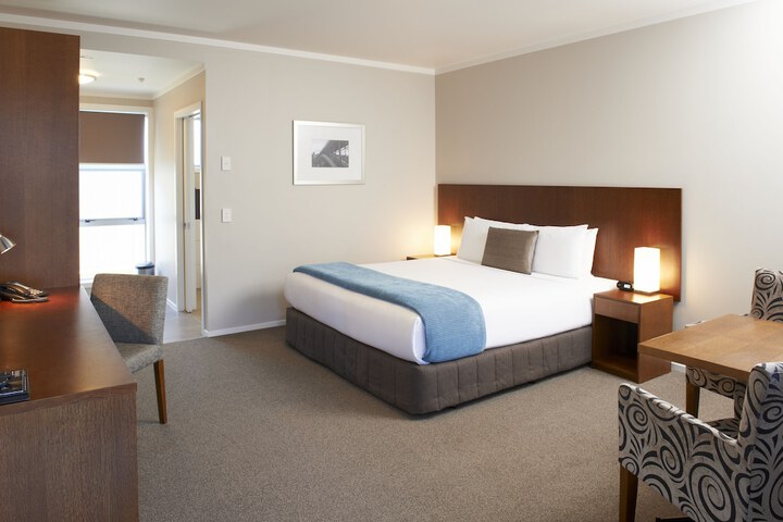 Room 6 of 18