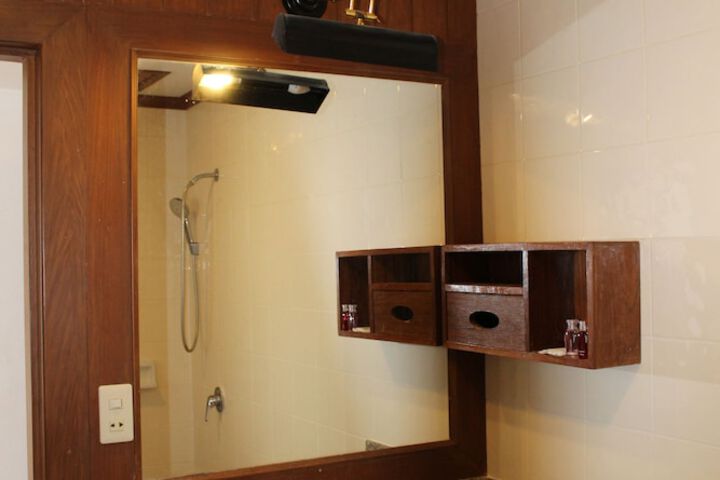Room 14 of 19