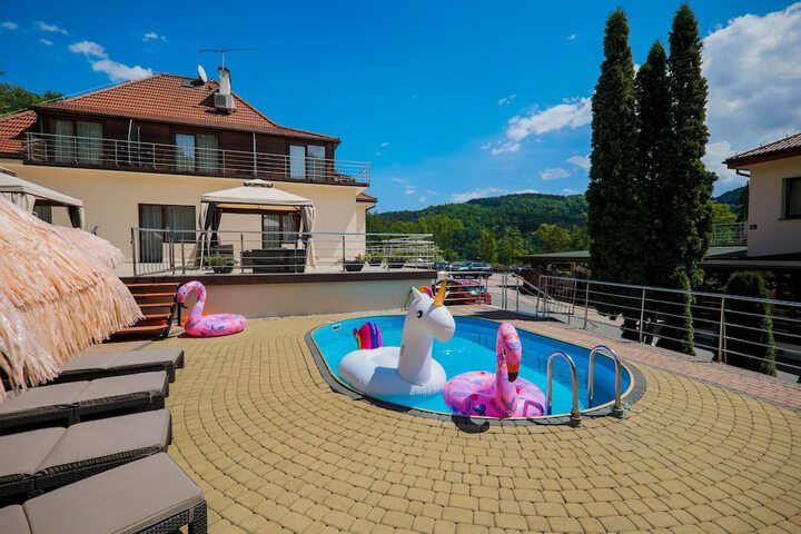 Pool 26 of 67