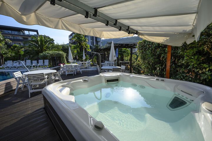 Pool 44 of 71