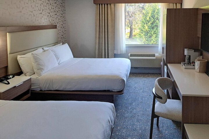 Room 16 of 25
