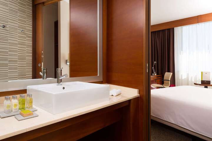 Room 12 of 71