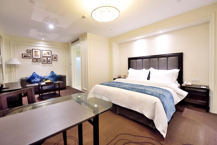 Room 44 of 114