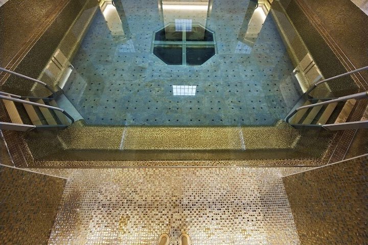 Pool 21 of 41
