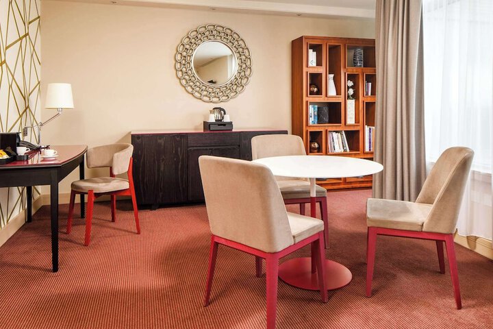 Room 14 of 49