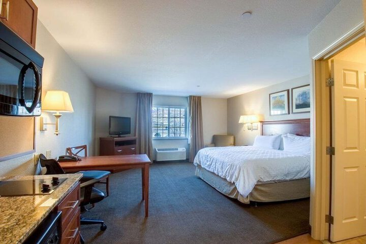 Room 14 of 37