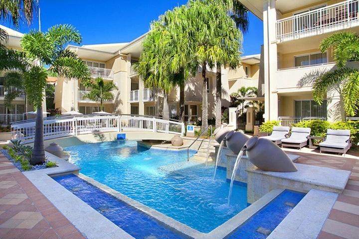 Pool 4 of 7
