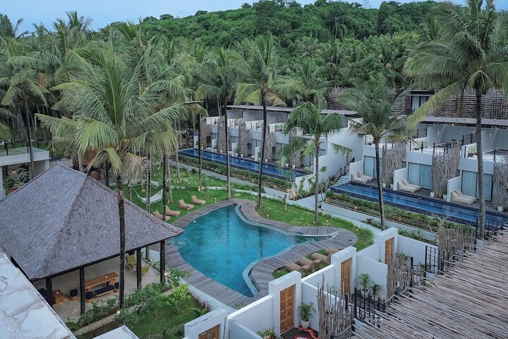 Hotel Exterior 106 of 113