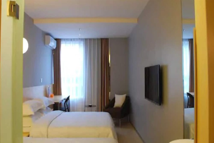 Room 21 of 43