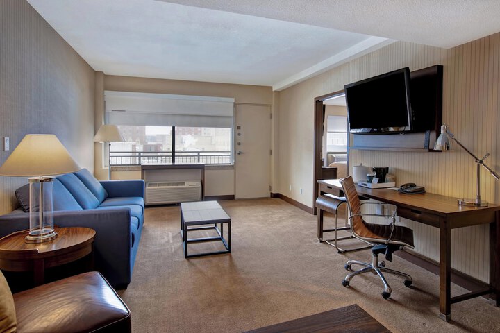 Room 25 of 95