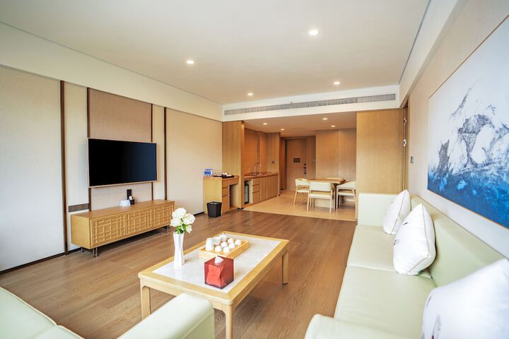 Room 34 of 131