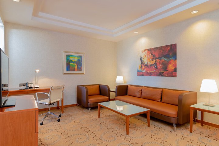 Room 6 of 358