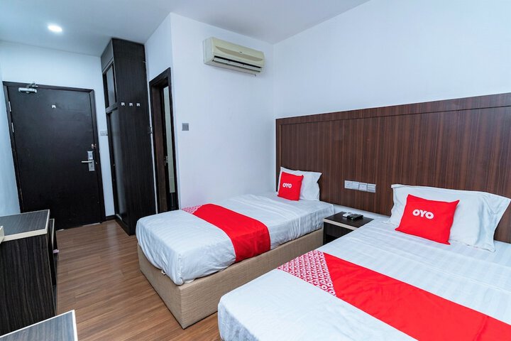 Room 10 of 25