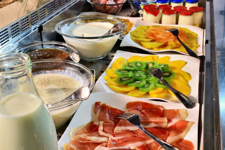 Breakfast/Coffee Service 30 of 49