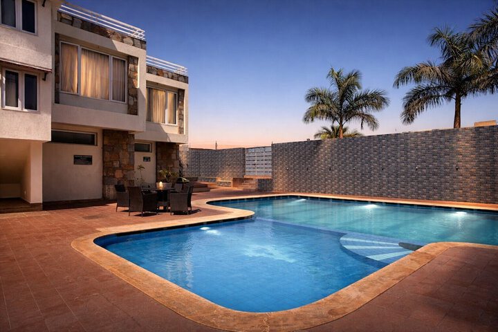 Pool 30 of 51