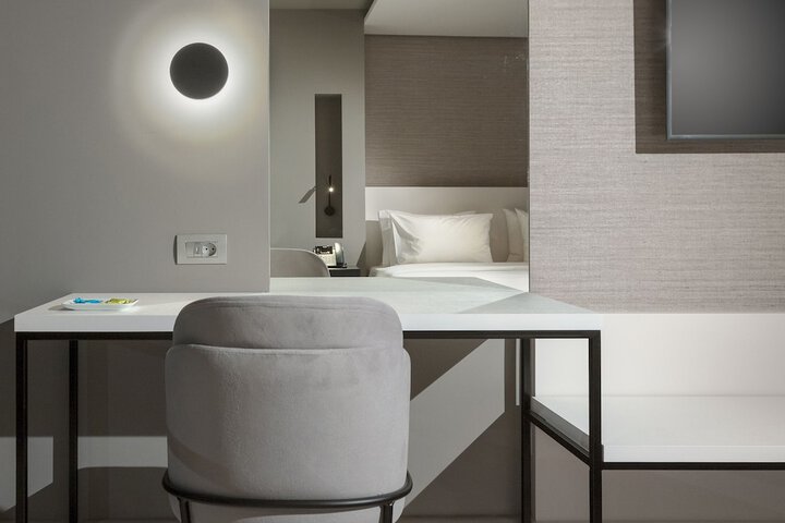 Room 10 of 52