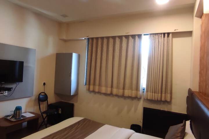Room 12 of 44