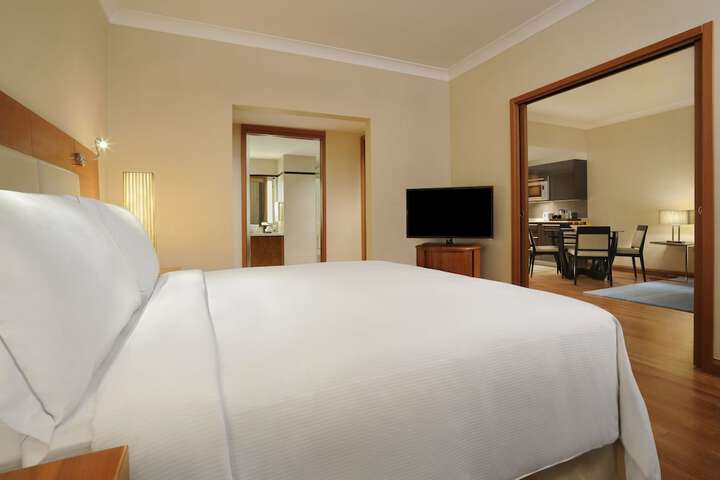 Room 8 of 114