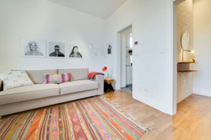 Room 16 of 18