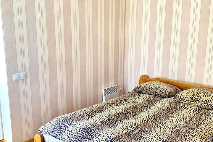 Room 10 of 31