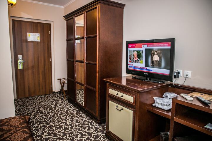 Room 7 of 68