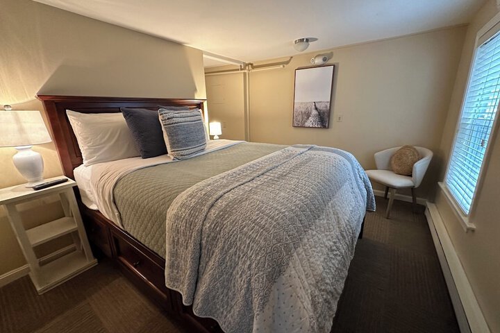 Room 108 of 297